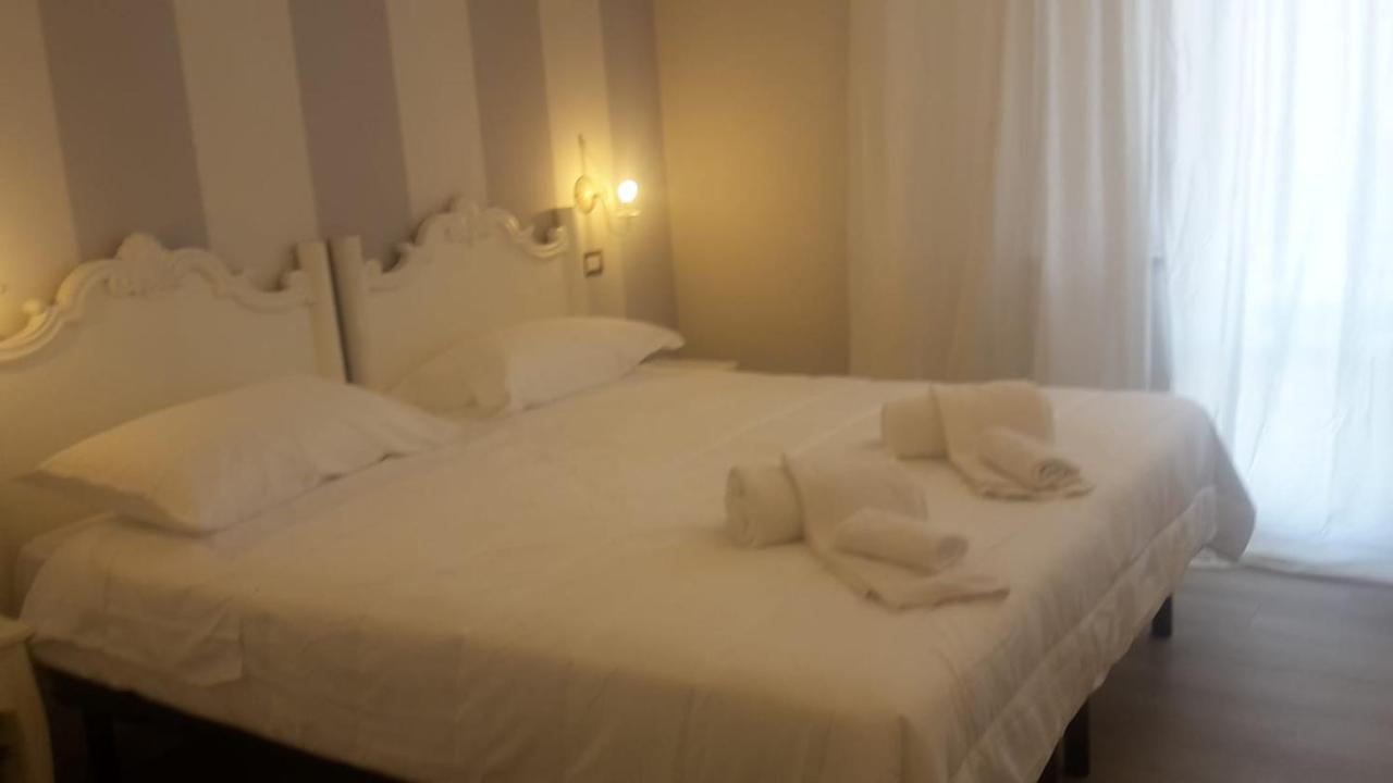 马瑞纳迪卡拉拉Brezza Marina住宿加早餐旅馆 外观 照片